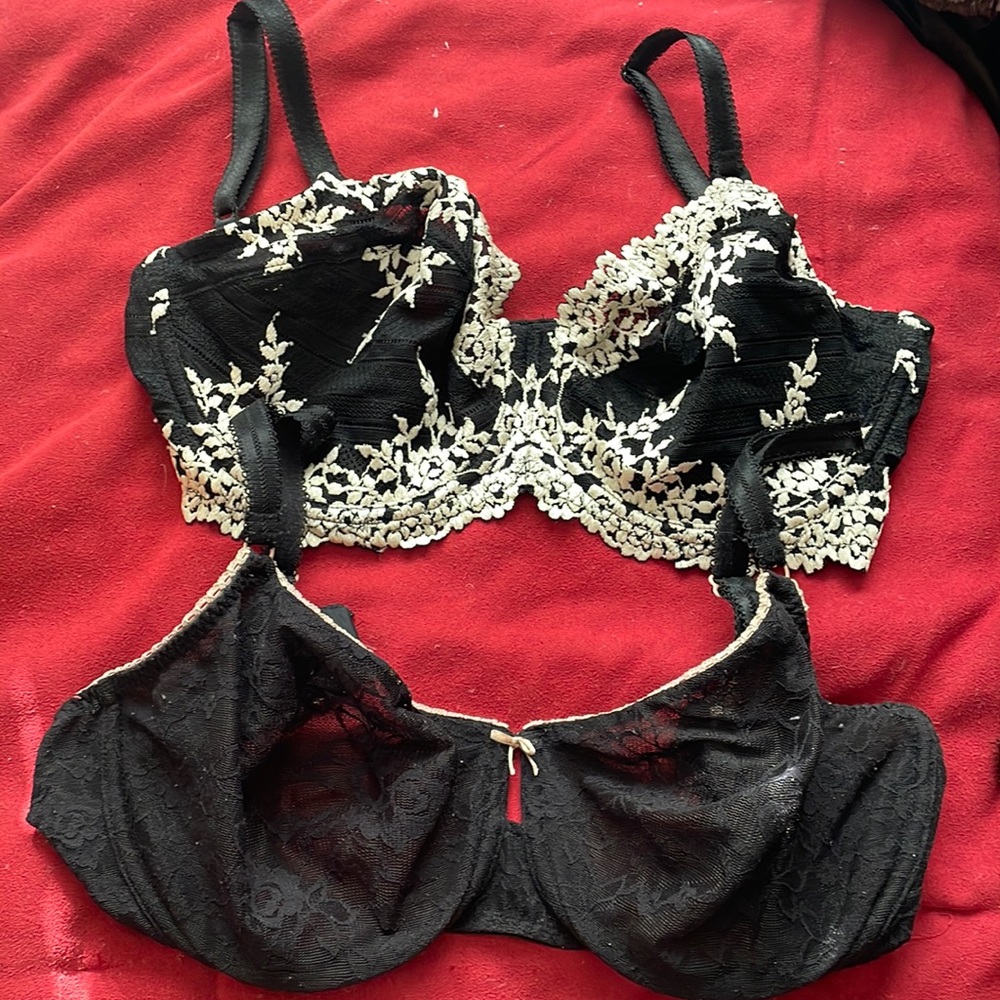34DDD Lacey lingerie bras. 2. Good condition. No smoking pet friendly home.